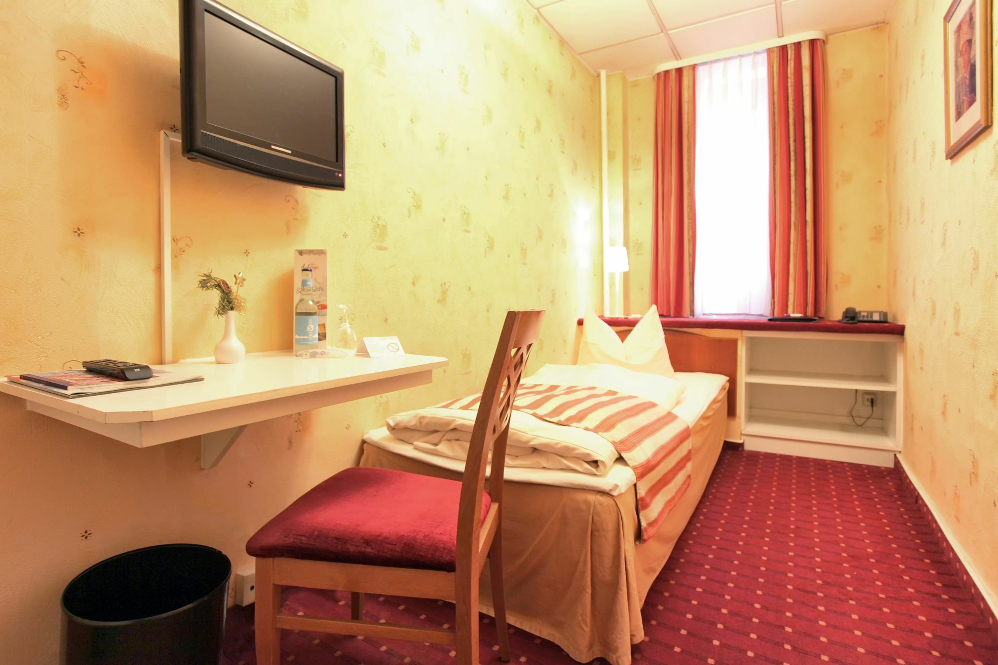 Safestay Kurfurstendamm 3* Берлин